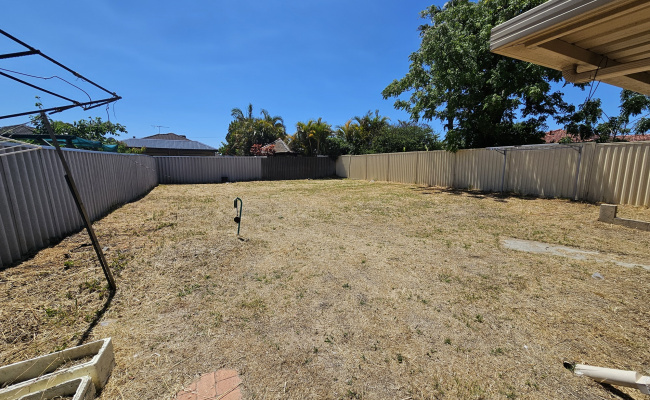 Rivervale - Secure Backyard Parking near Airport and CBD