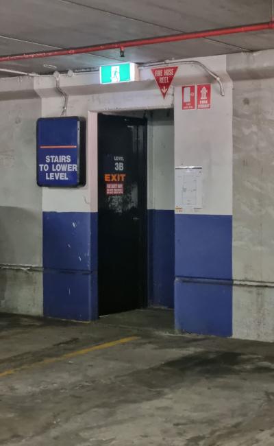 St Kilda - Great Indoor Parking near Tram Station & Cricket Ground