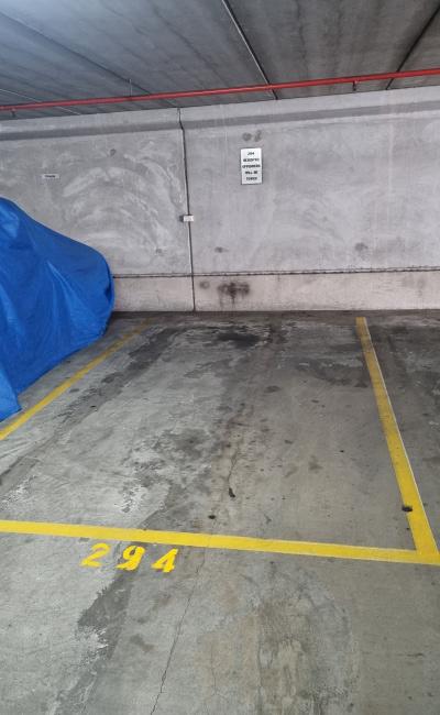 St Kilda - Great Indoor Parking near Tram Station & Cricket Ground