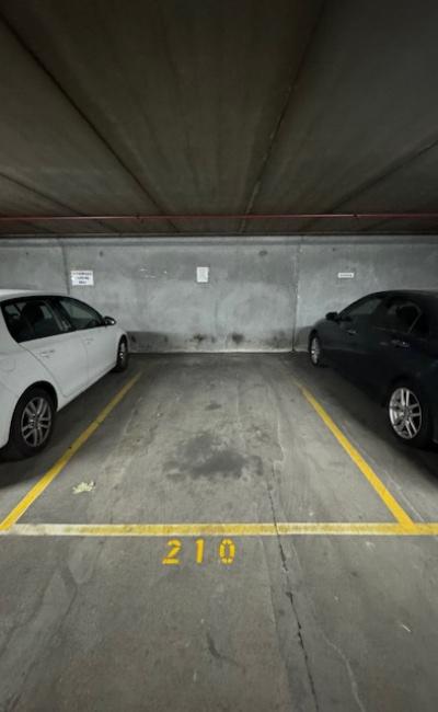Fitzroy Street, St. Kilda Garage Spot