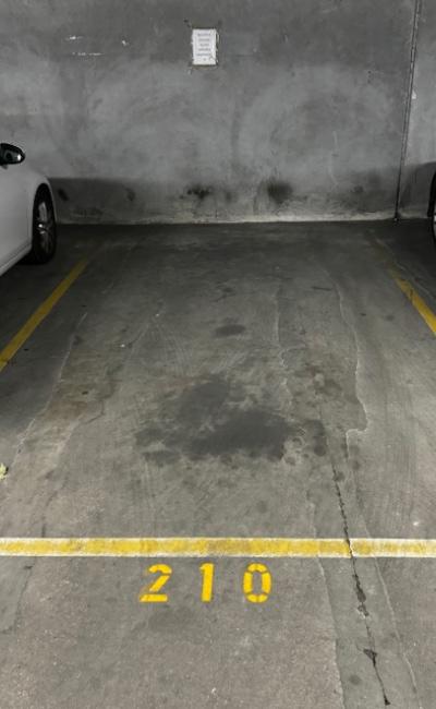 Fitzroy Street, St. Kilda Garage Spot