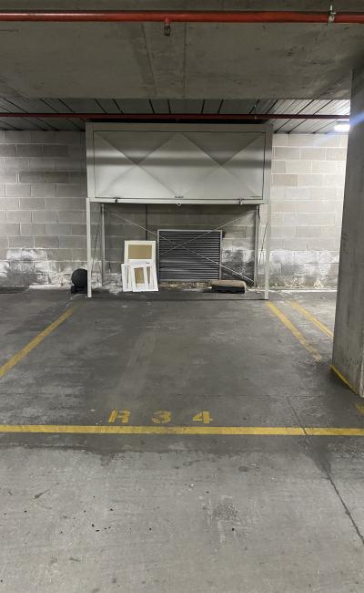 Secure undercover parking St Kilda