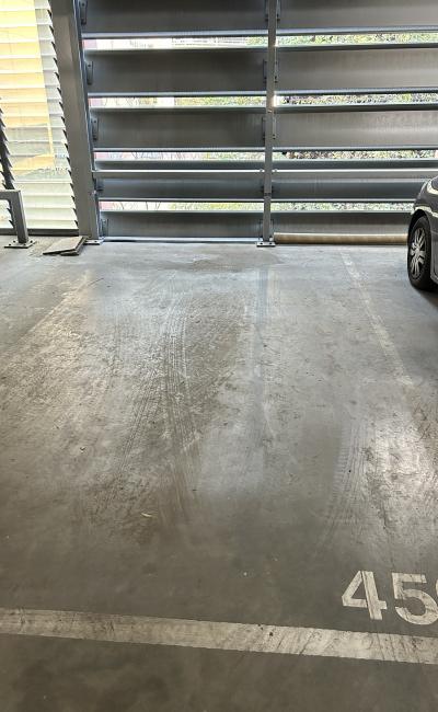 Just 5 minutes walk to Southern Cross Station, easy access to Collins St, Spencer St and Bourke St