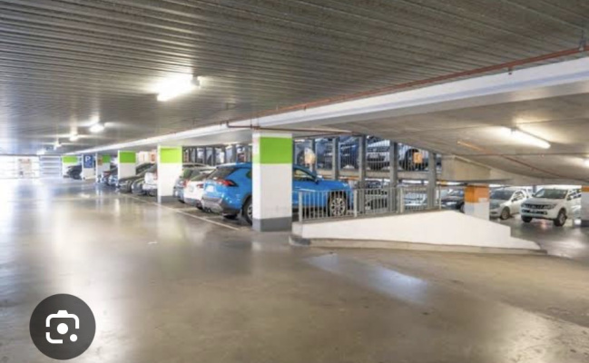555 flinders st/Melbourne - Secure CBD Parking near free Tram Stops/cheapest