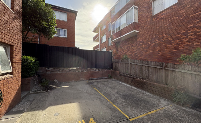 Huge Parking Space Near Westfield Eastgardens