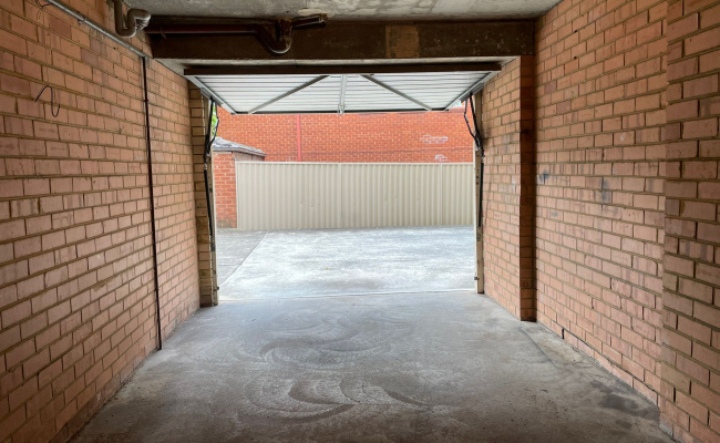 Lock up garage in Hornsby to rent - 100m to Westfield, 600 m to Station