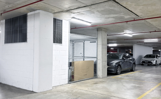 Secure & Convenient Parking on Footbridge Boulevard
