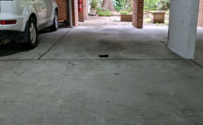 Secure parking space Woolloomooloo Darlinghurt Kings Cross, close to CBD, hospitals and schools