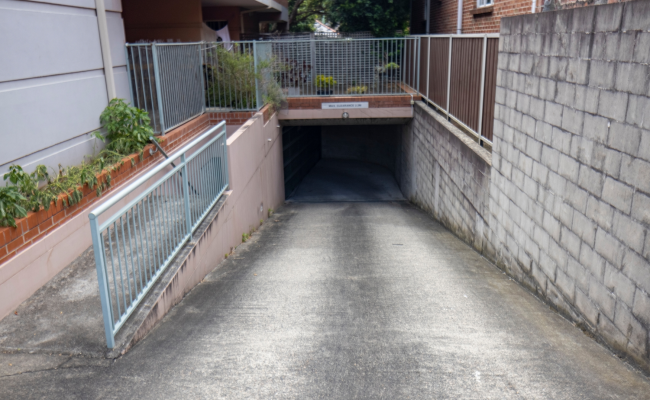 Kingsford - Secure Basement Parking near Jr Kingsford Tram