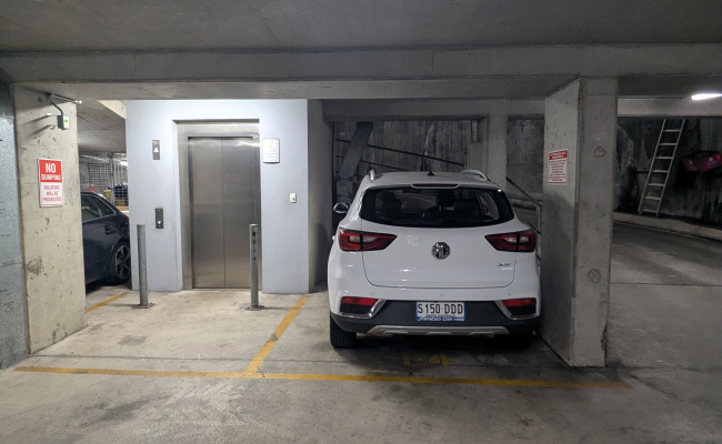 Great Parking Space near CBD & Central Station