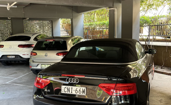 Bondi Beach Parking, Minutes From Beach and Campbell Parade
