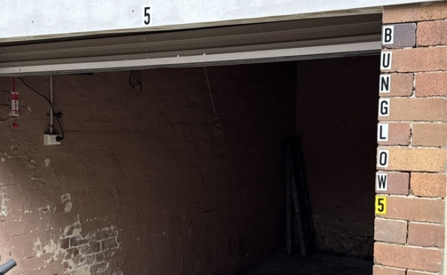 Great Garage Space Location near Bondi Beach!