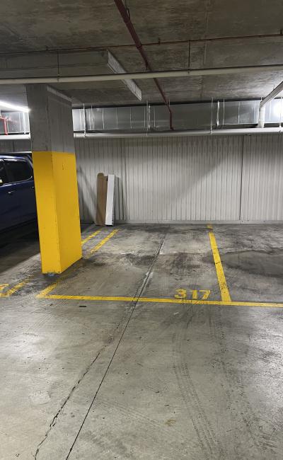 Carlton - Secure Undercover Parking Near Aldi & Bus Stop