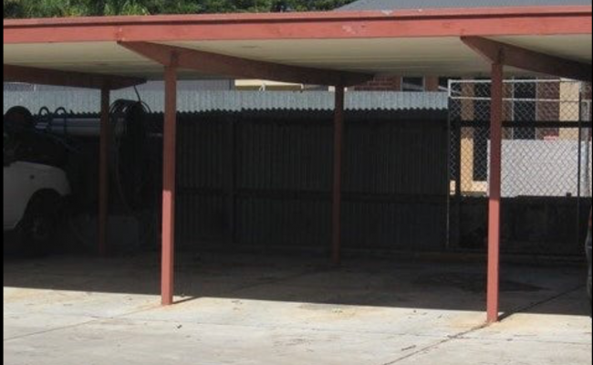 Henley Beach - Great Undercover Parking near the Airport and beach!
