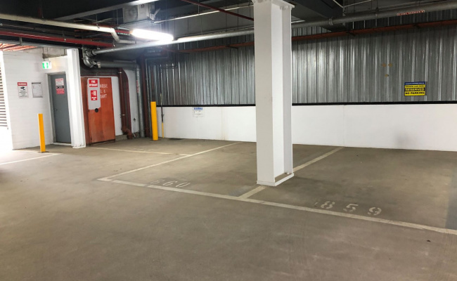 Melbourne - Indoor Parking near RMIT and Melbourne Central
