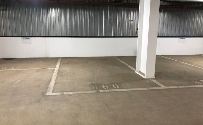 Melbourne - Indoor Parking near RMIT and Melbourne Central