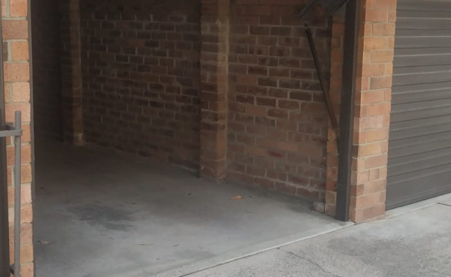 Hornsby - Great Garage for Storage/Parking near Train Station