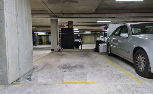 Covered Parking just 5 min to Chatswood Station