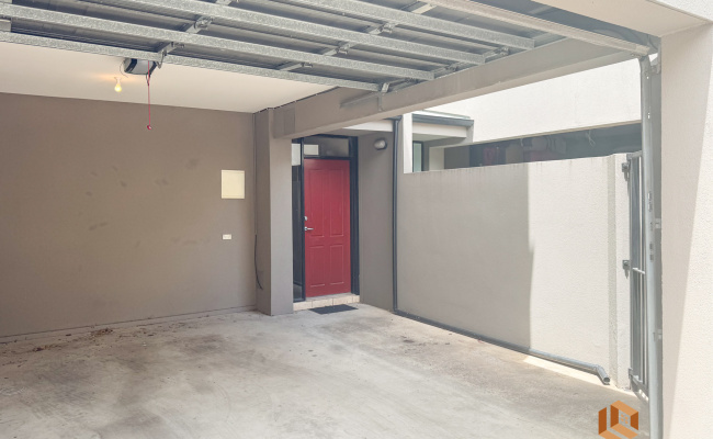 Secured Garage/Storage in City (211-219 Gilles St)