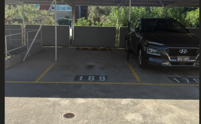 Spacious spot at prime Woollahra location.