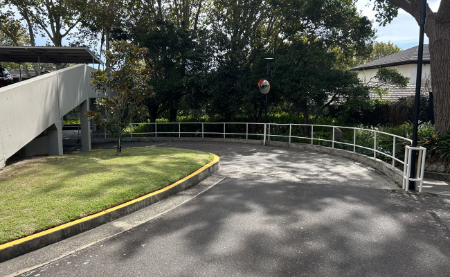 Great secure parking close to CBD, Eastern Suburbs and public transport.