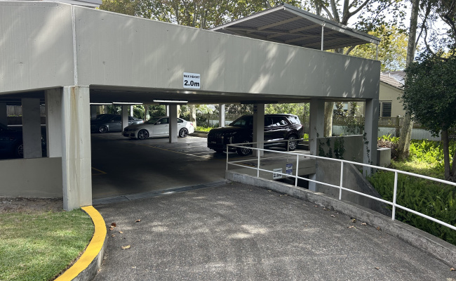 Great secure parking close to CBD, Eastern Suburbs and public transport.