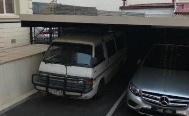 Armadale - Covered Parking near Public Transport