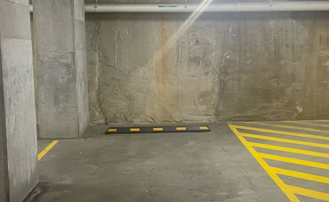 spacious indoor parking space close to lift & entrance near east village