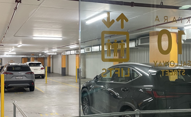 Parking near Mascot Station with quick access to City and Airport