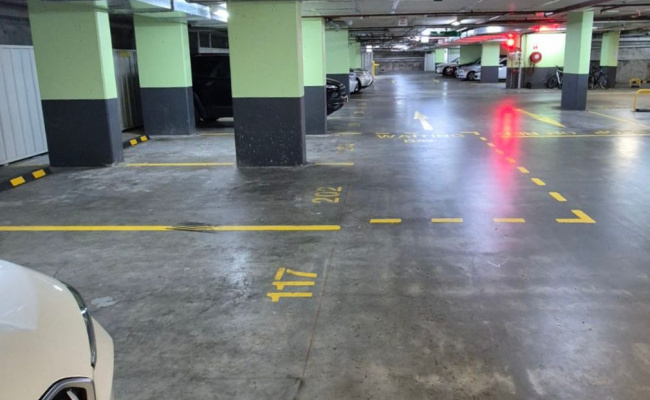 Great Parking Space near Mascot Train station