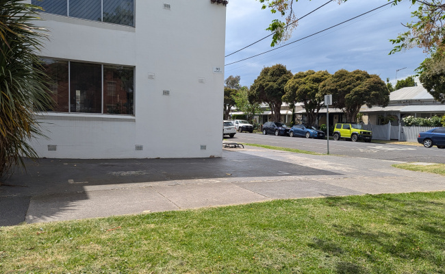 Easy parking with excellent access to Bridge Road