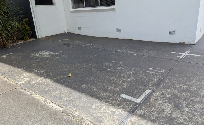 Easy parking with excellent access to Bridge Road