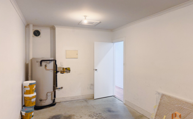 Secured Garage/Storage in City (112 Gilbert St)