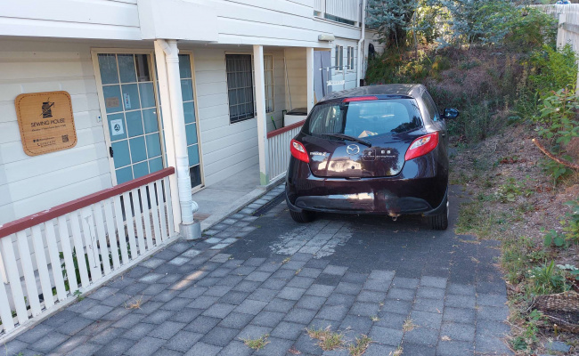 Highgate Hill- Driveway Parking Close to Southbank Station