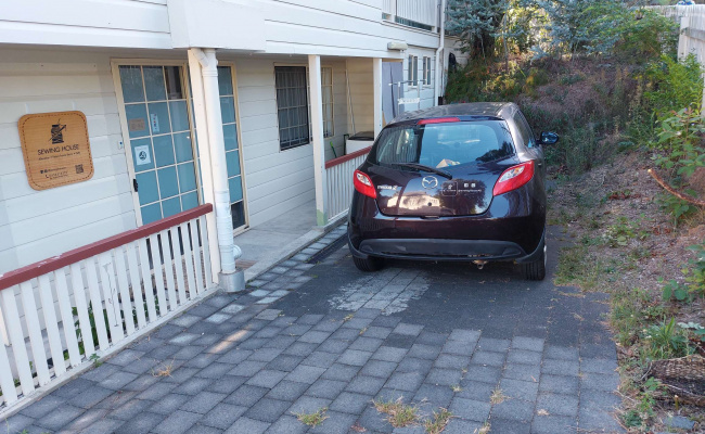 Highgate Hill- Driveway Parking Close to Southbank Station