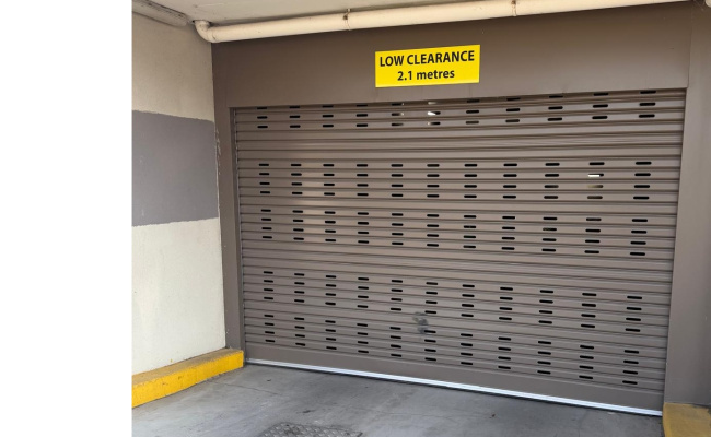 Great Undercover car parking spot ( Stacker)