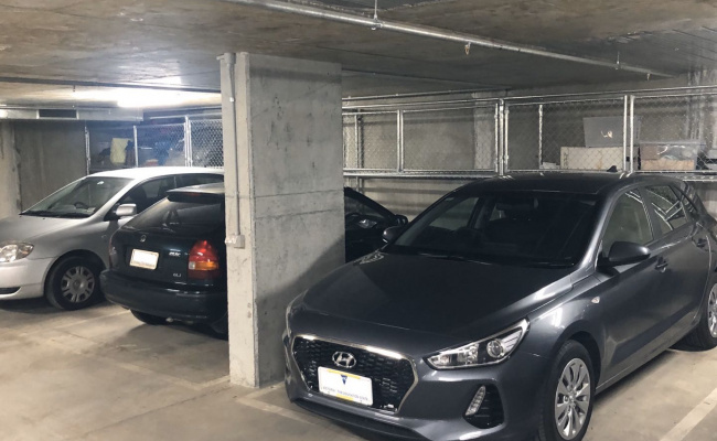 Hawthorn - Private Indoor Parking Near Swinburne University Carpark#1