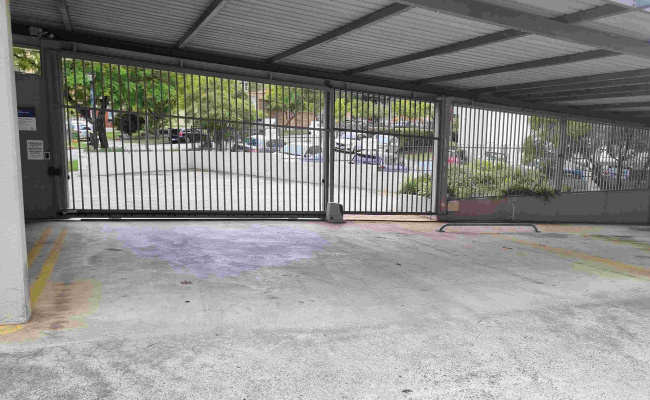 Great Secure Parking Space near CBD 1min walk from cat buses near Queens Garden