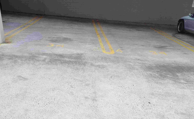 Great Secure Parking Space near CBD 1min walk from cat buses near Queens Garden