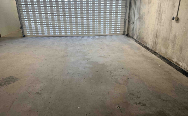 Very Secure Garage & Bonus Building Facility Use!