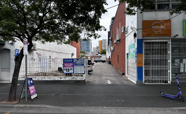 Unreserved Parking on Gouger St