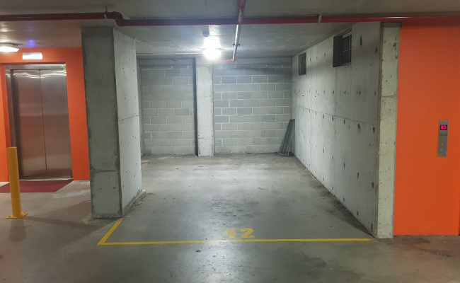 Haymarket - Secure parking space close to - Chinatown - Pitt St - George St - short walk to Central