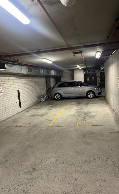 Parking near Surry Hills Police Station