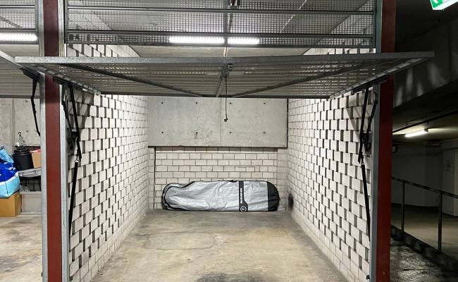 Great lock-up parking space in Surry Hills - 3 minutes walk from Museum Station