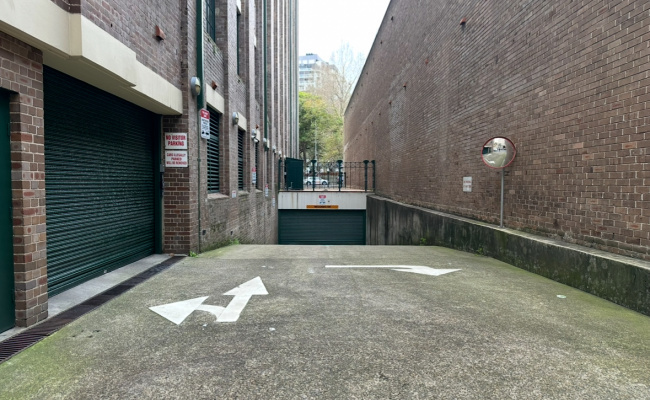 Secure parking space Surry Hills / City Fringe