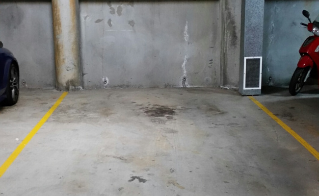 URGENT!!! Secure Car Space for rent, in the City