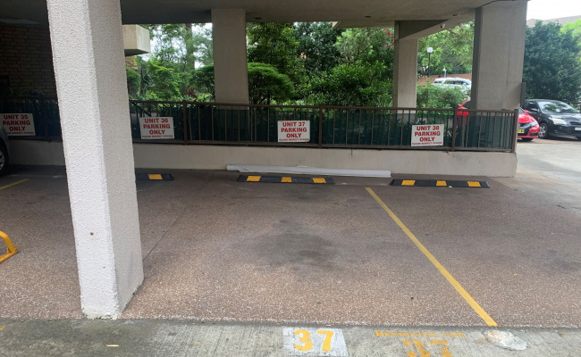 Parramatta - Parking close to Westfields and Parramatta Train Station