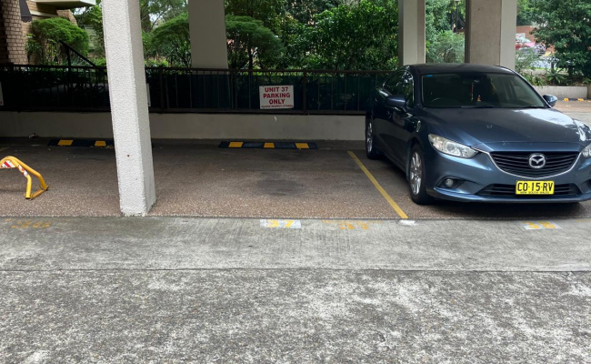 Parramatta - Parking close to Westfields and Parramatta Train Station