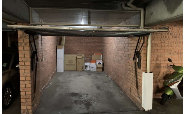 Parramatta - Safe Lock Up Garage close to Westfield