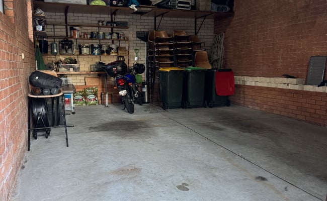 SPACE IN LOCK UP GARAGE, CCTV, ALARM & REMOTE